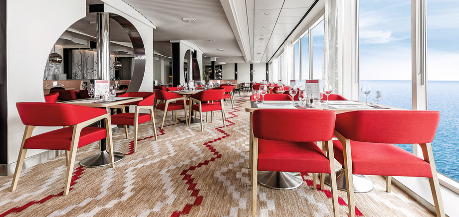TUI Cruises Mein Schiff 5 Interior Gosch.jpg
